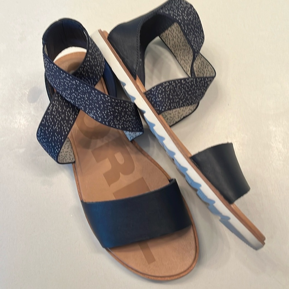 NWOB Adorable Sorel Flat Sandals!